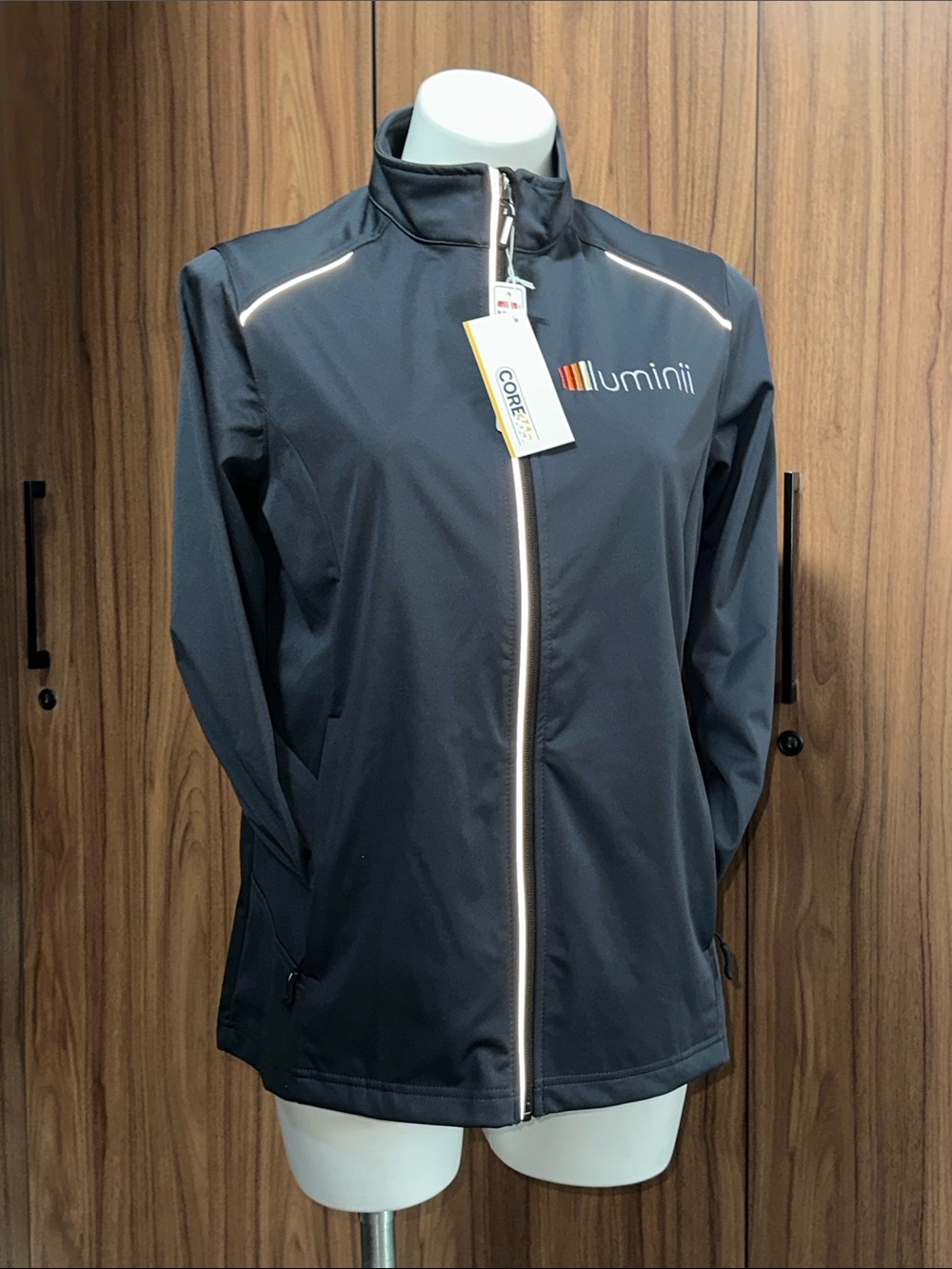 NWT. CORE365 Reflective Breathable Water Resistant Black Zip Jacket Size M